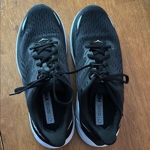 Hoka Women’s Clifton Black sneaker 10.5